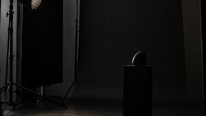 how to get a pure black background in photos