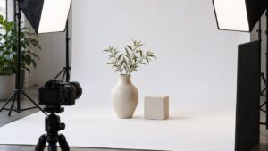 how to light a white background